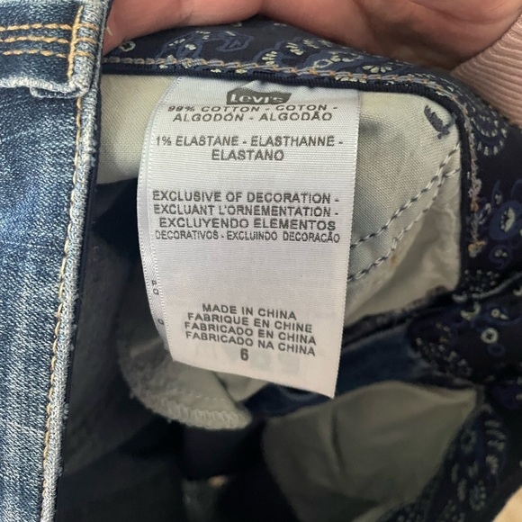 Levi's Classic Jean Shorts Size 6 - Picture 9 of 10